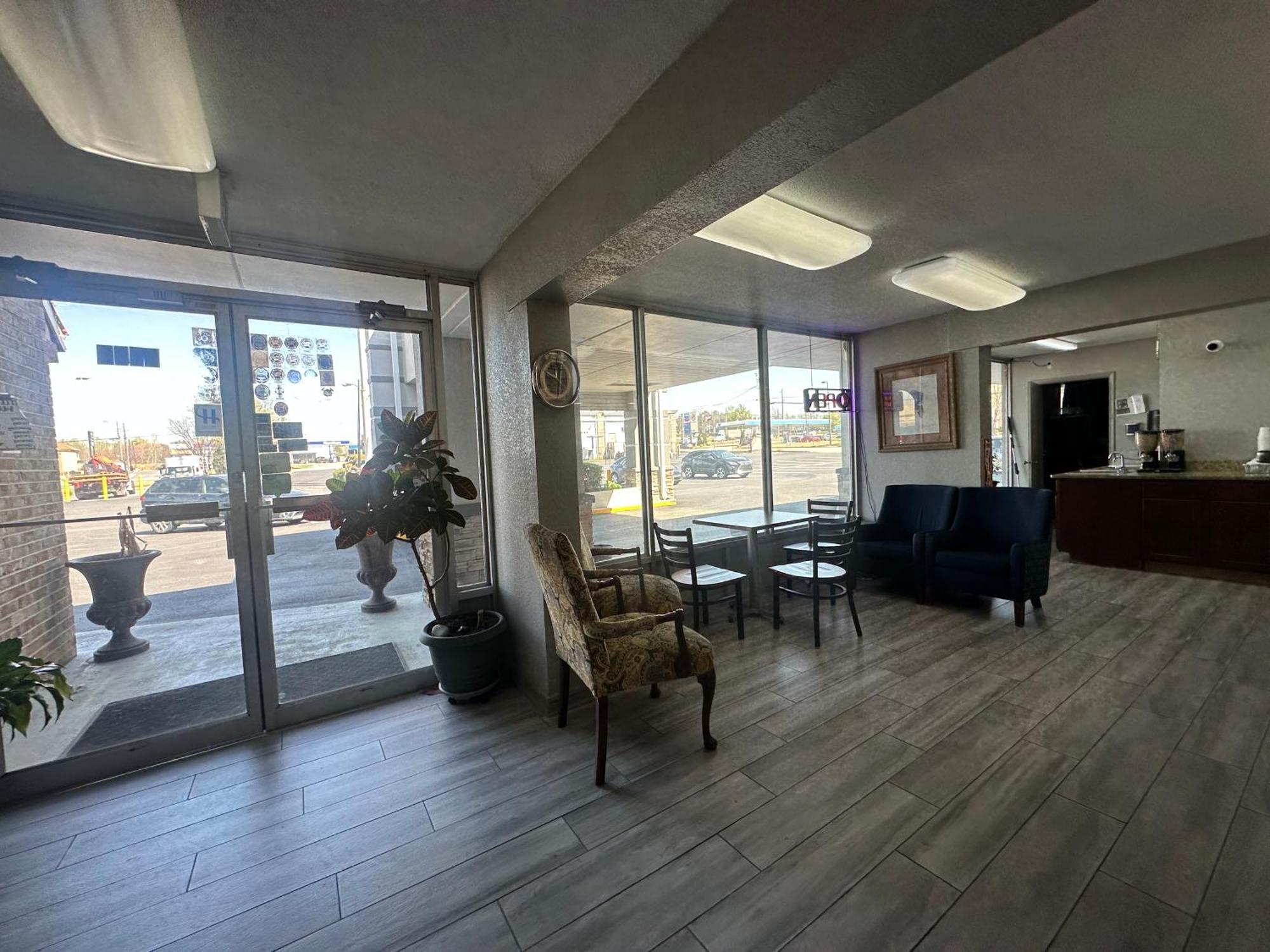 Executive By Capital O Motel Locust Grove