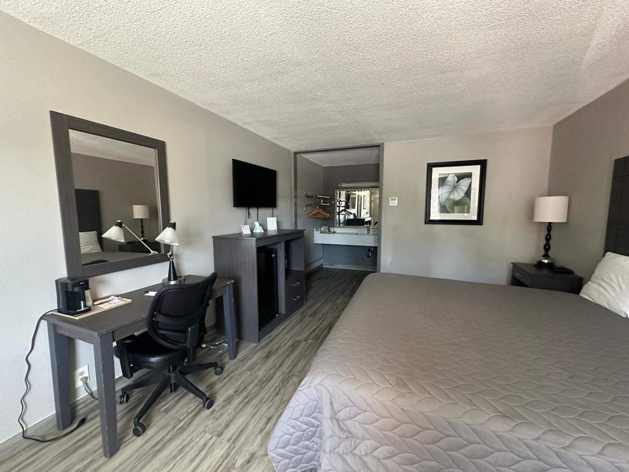 Motel Executive By Capital O Locust Grove