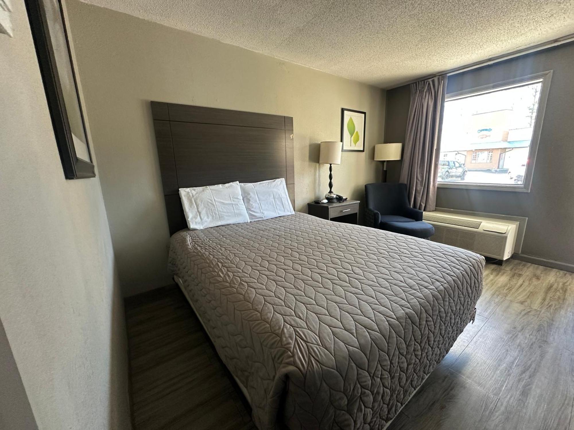 Executive By Capital O 2*
