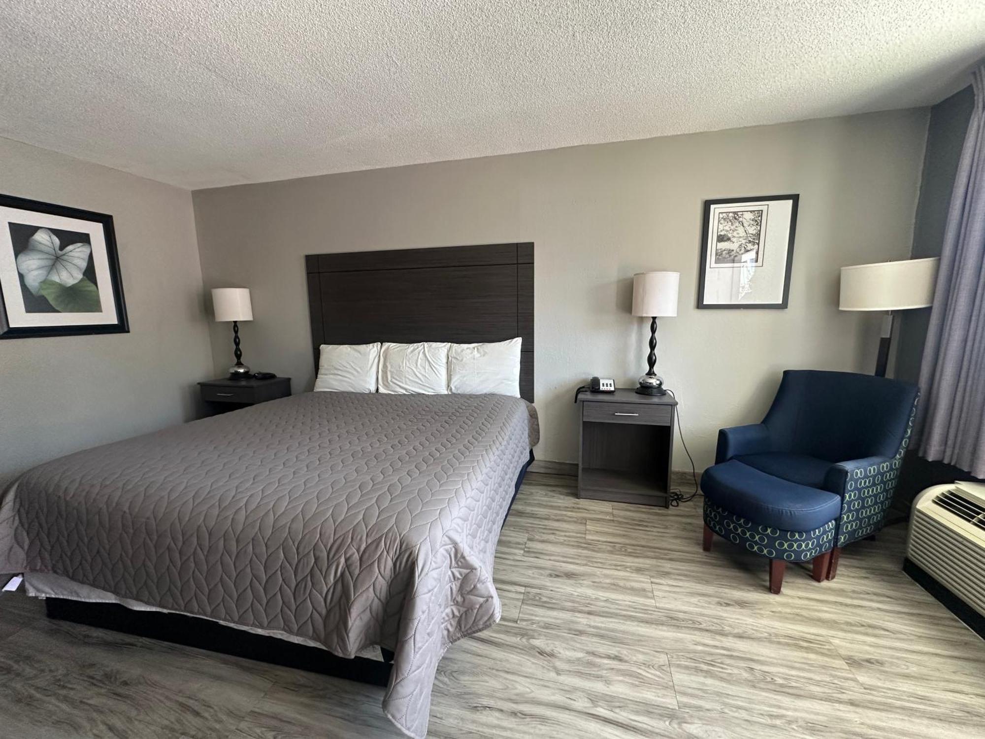 Executive By Capital O 2* Locust Grove